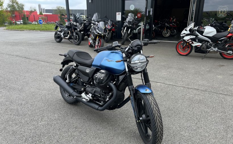 MOTO GUZZI V7 STONE 2