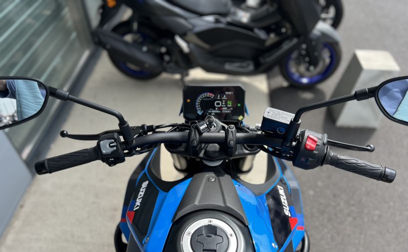 SUZUKI GSX-8S 6