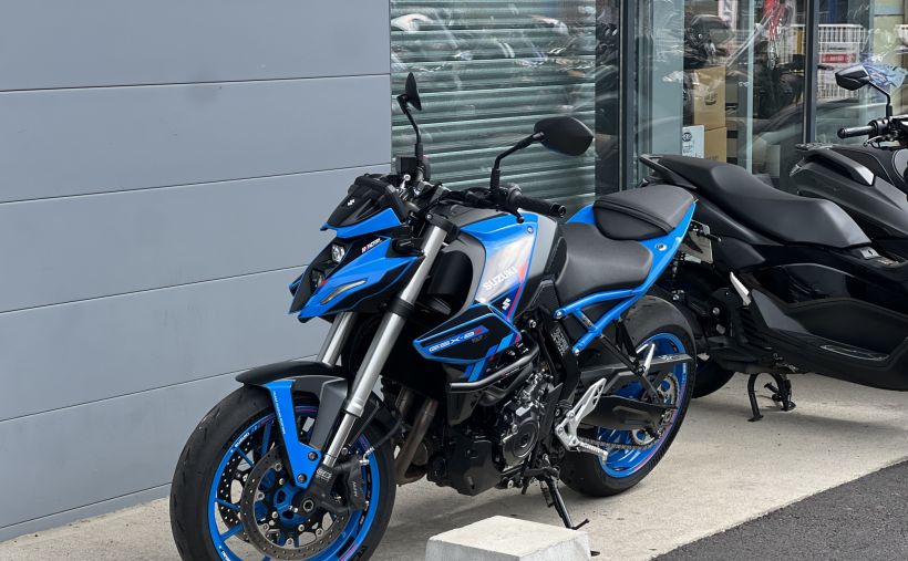 SUZUKI GSX-8S 4