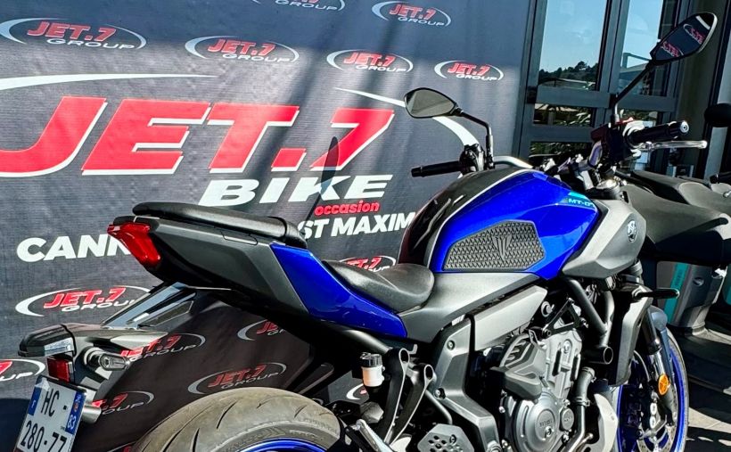 YAMAHA MT-07 Y-AMT 4