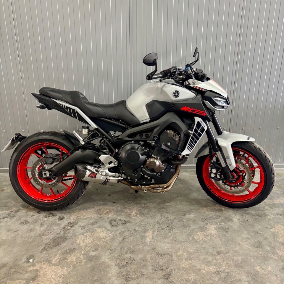 YAMAHA MT-09 0