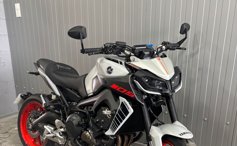 YAMAHA MT-09 1