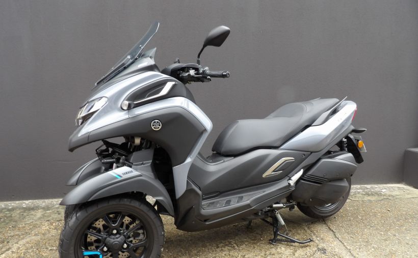 YAMAHA TRICITY 300 6