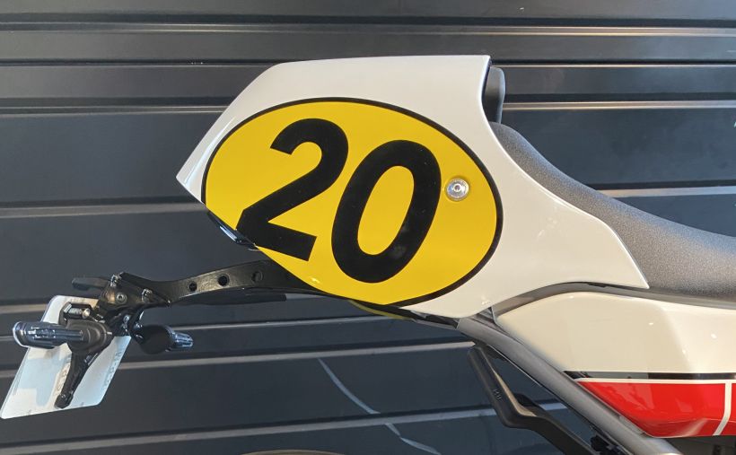 YAMAHA XSR 900 GP 2
