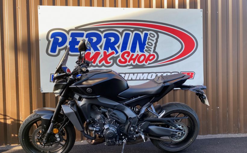 YAMAHA MT-09  Y-AMT 0