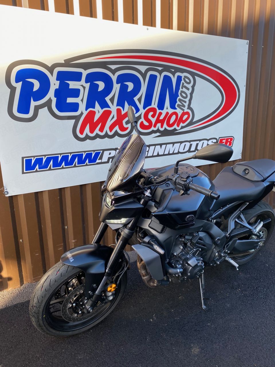 YAMAHA MT-09  Y-AMT 3