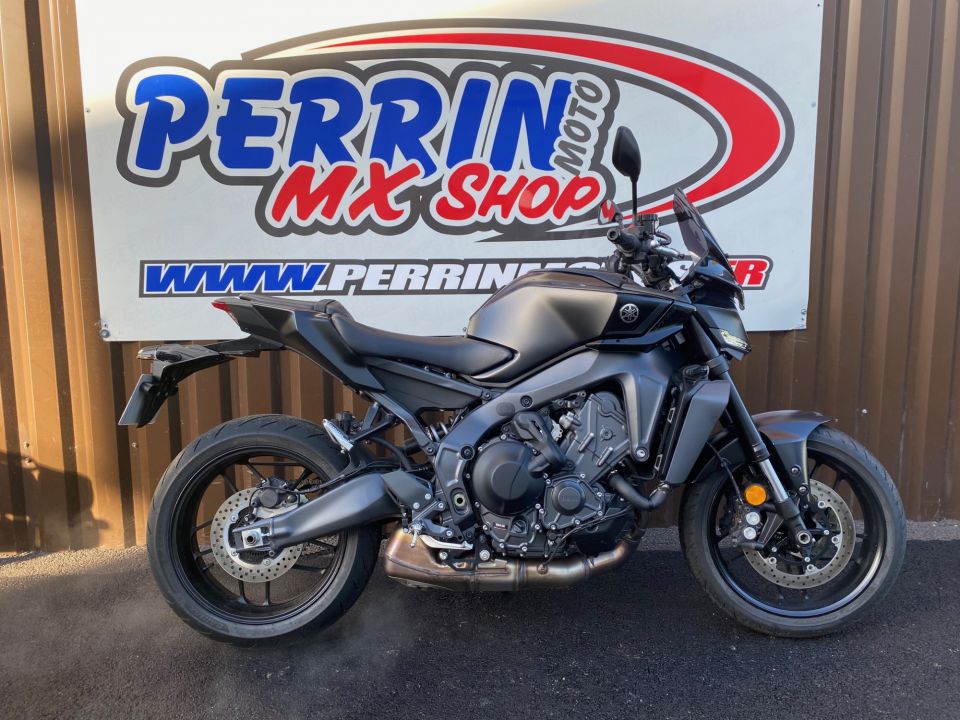 YAMAHA MT-09  Y-AMT 9