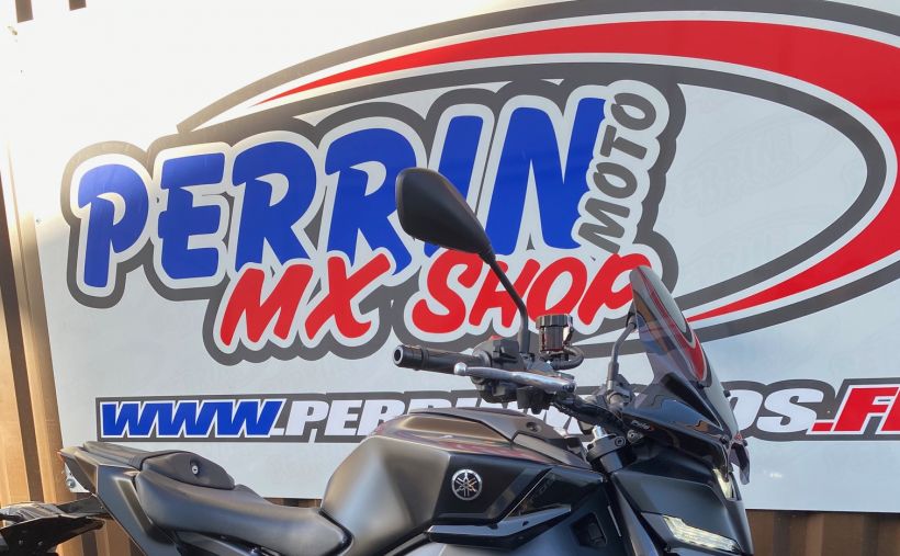 YAMAHA MT-09  Y-AMT 12