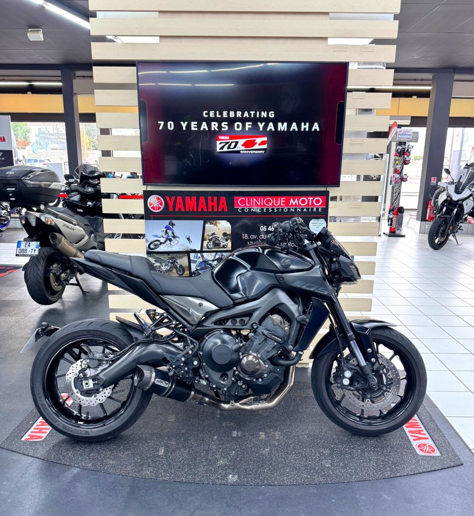 YAMAHA MT-09 0