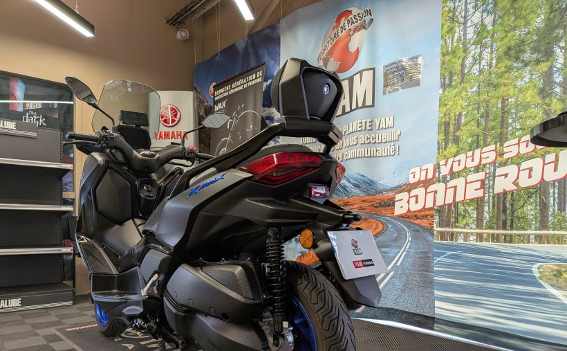 YAMAHA XMAX 300 7