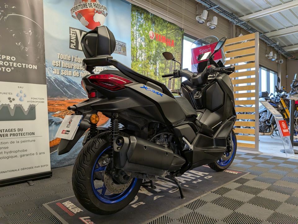 YAMAHA XMAX 300 2