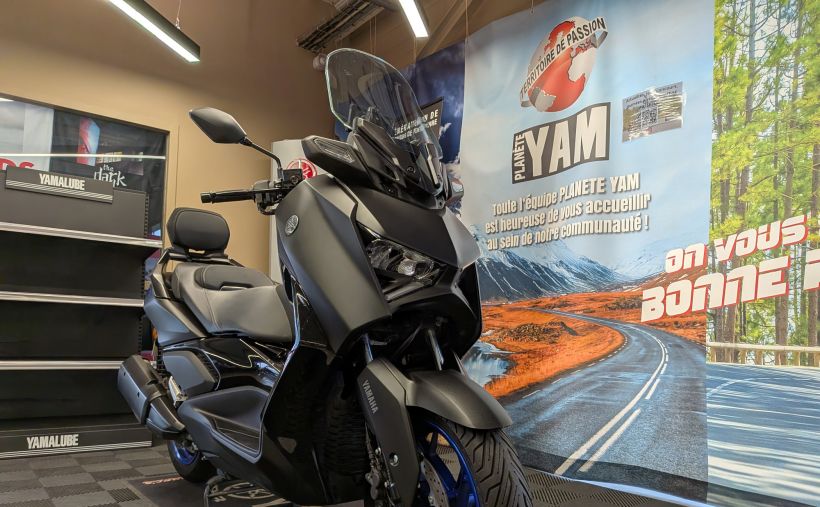 YAMAHA XMAX 300 1