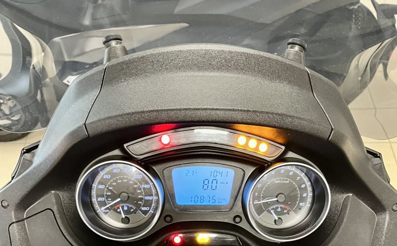 PIAGGIO MP3 350 ABS/ASR 4