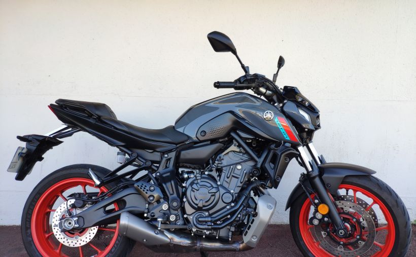 YAMAHA MT-07 3