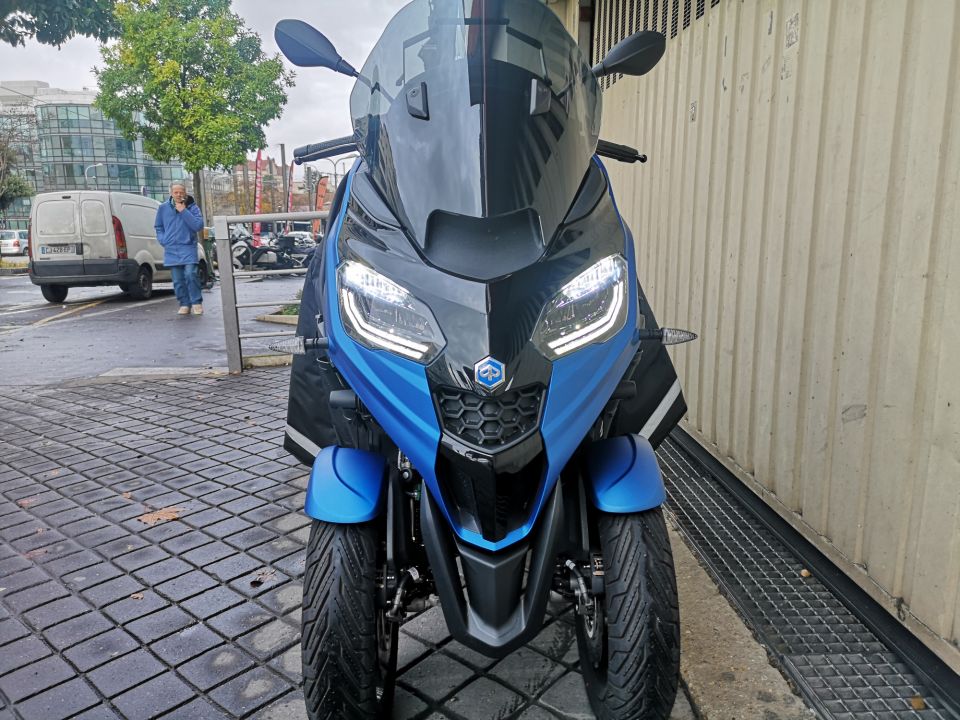 PIAGGIO MP3 310 HPE SPORT 28