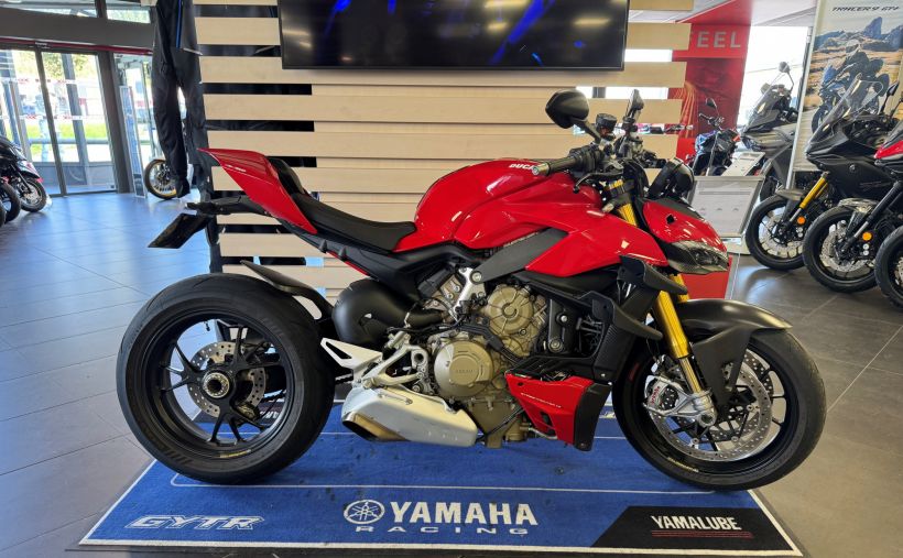 DUCATI STREETFIGHTER V4S 4
