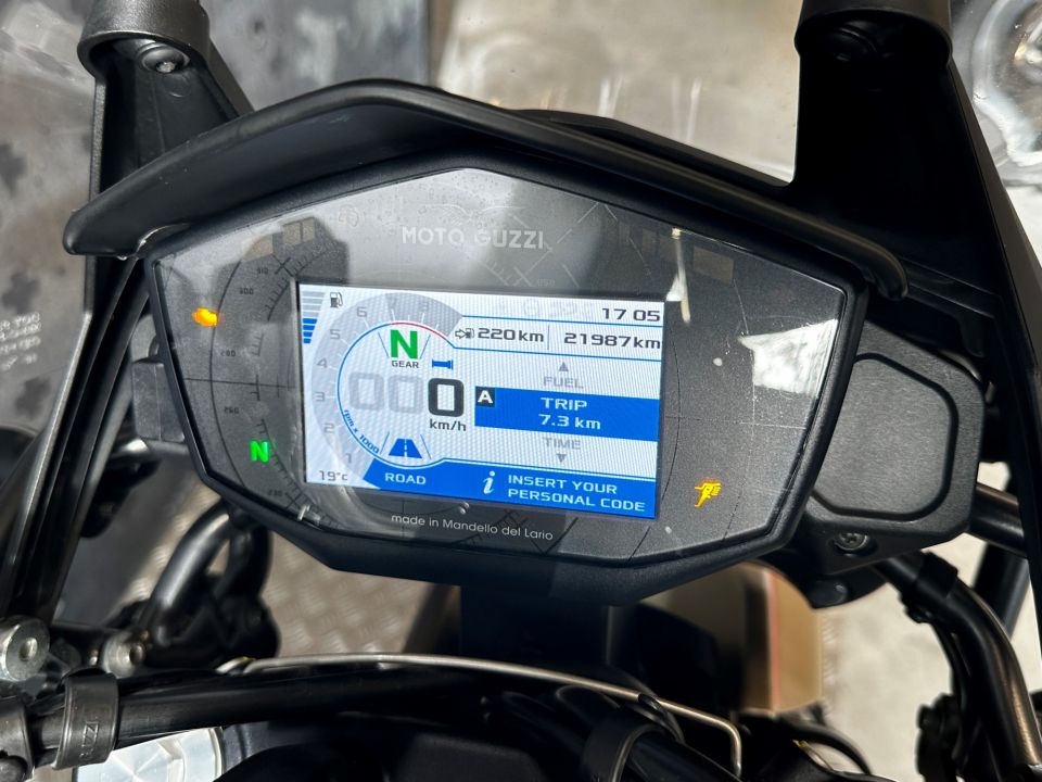 MOTO GUZZI V85 TT TRAVEL PACK 850 27