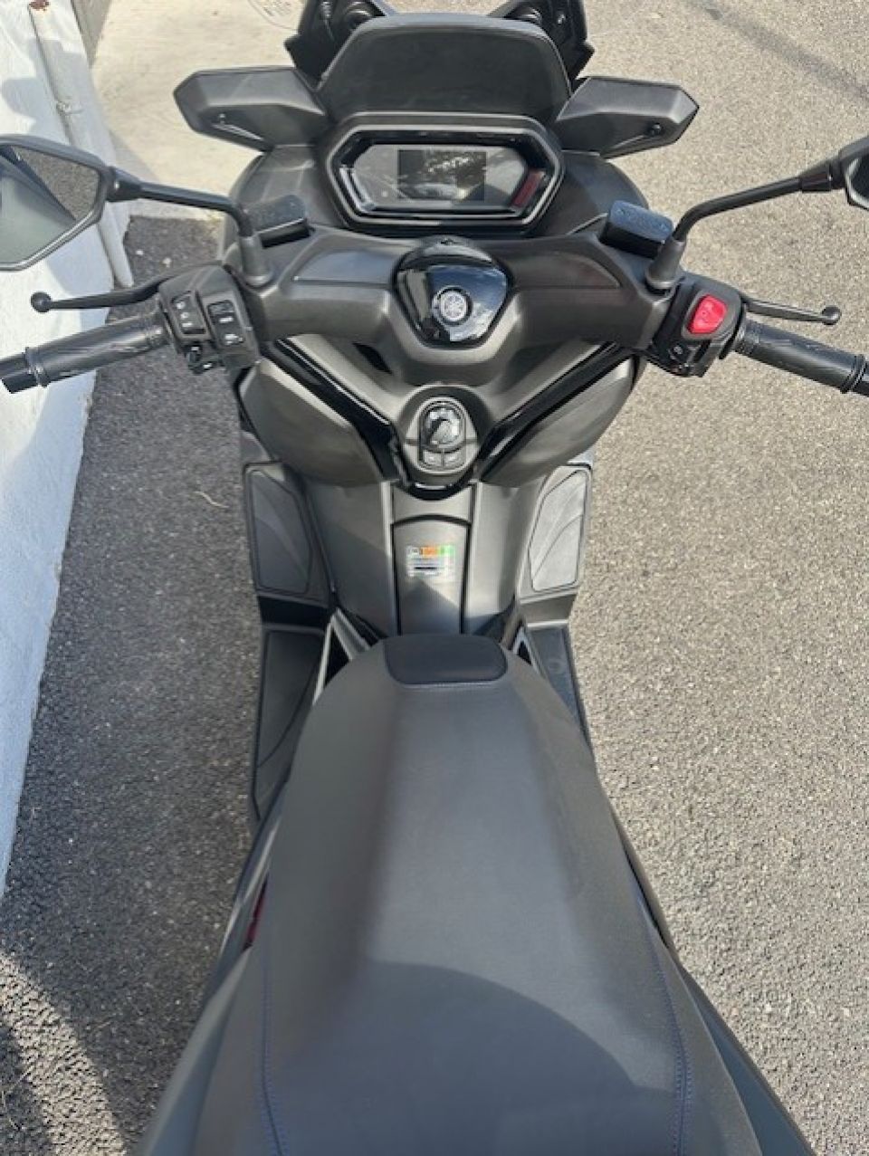 YAMAHA XMAX 125 3