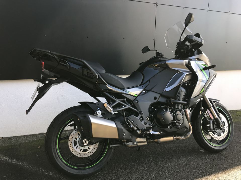 KAWASAKI VERSYS 1100 SE 4