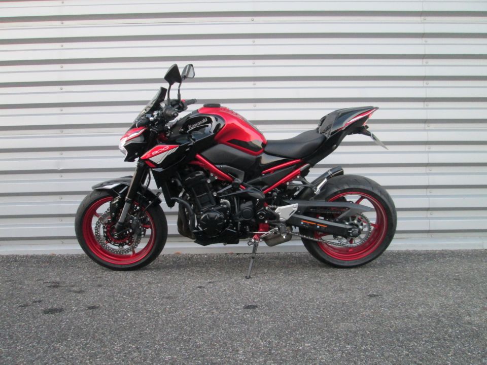 KAWASAKI Z 900 24
