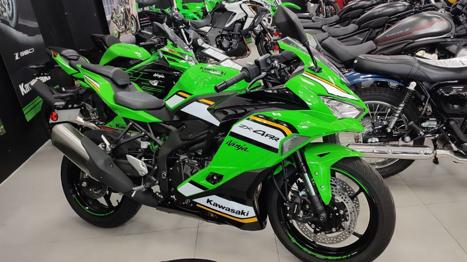 KAWASAKI ZXR-4 0