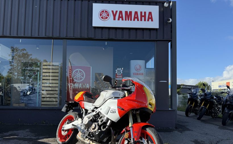 YAMAHA XSR 900 GP 0