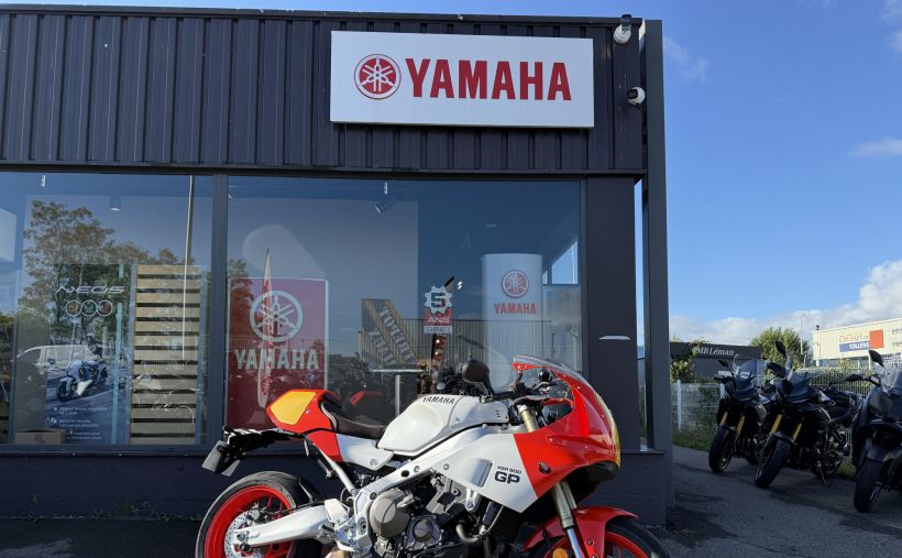 YAMAHA XSR 900 GP 2
