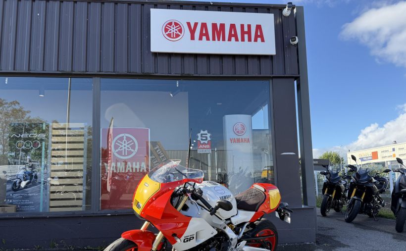 YAMAHA XSR 900 GP 3