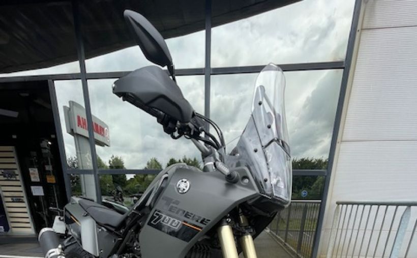 YAMAHA XTZ TENERE 700 1