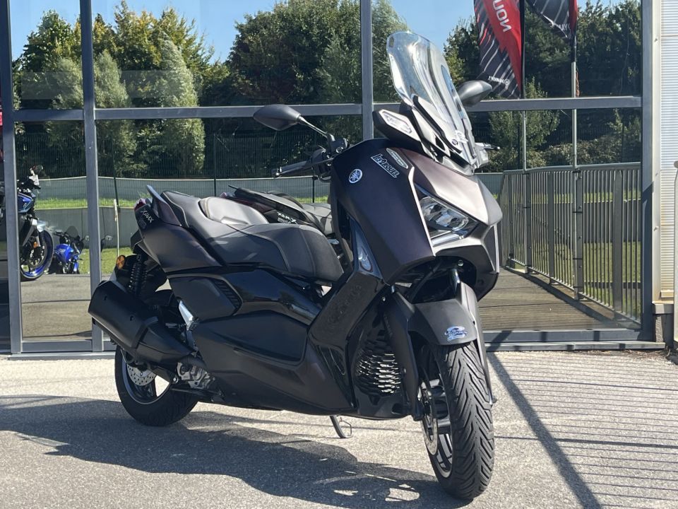 YAMAHA XMAX 300 Tech Max 1