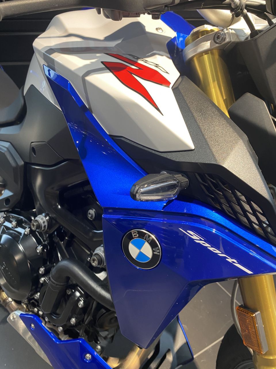 BMW F 900 R A2 2