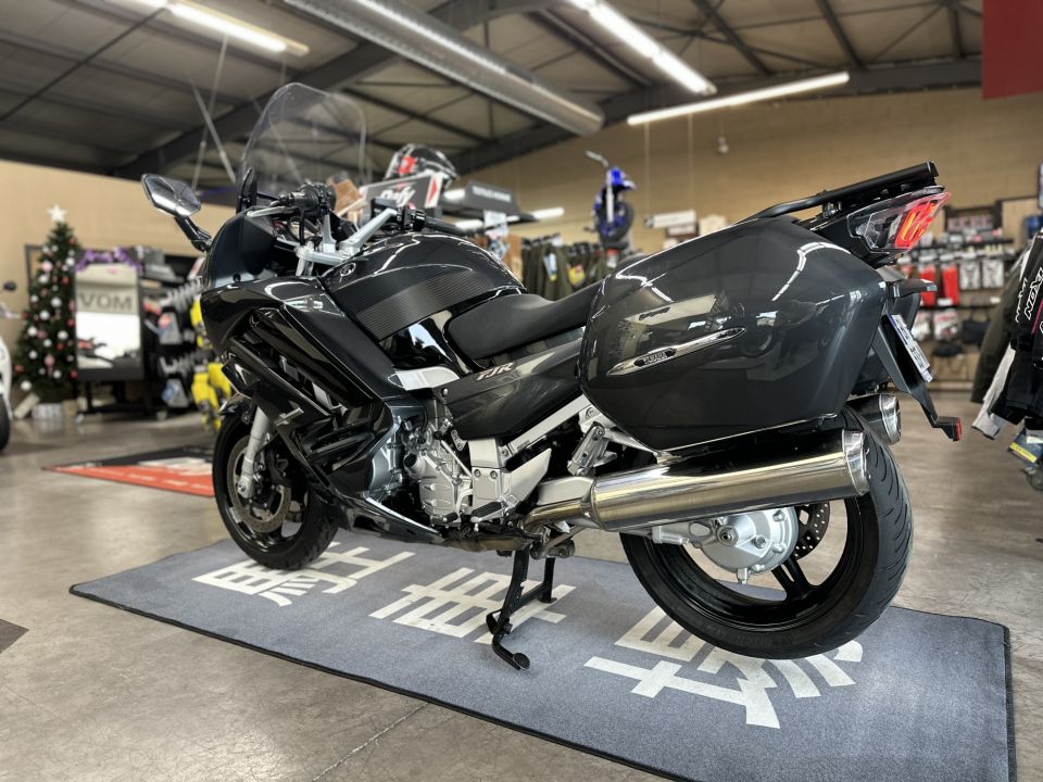 YAMAHA FJR 1300 ABS 4