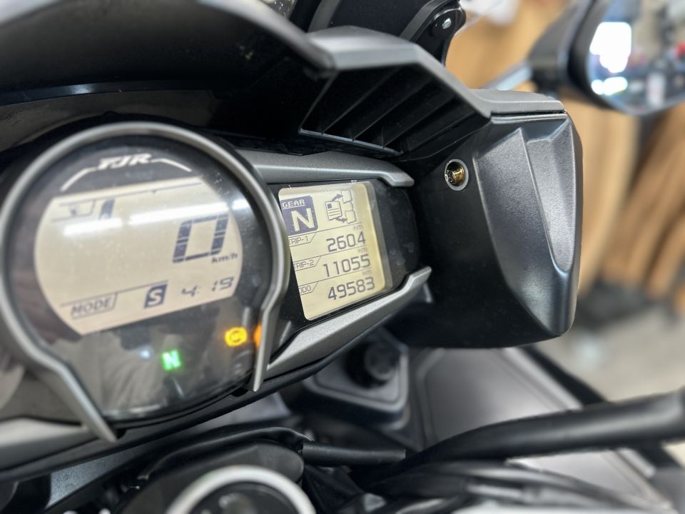 YAMAHA FJR 1300 ABS 6