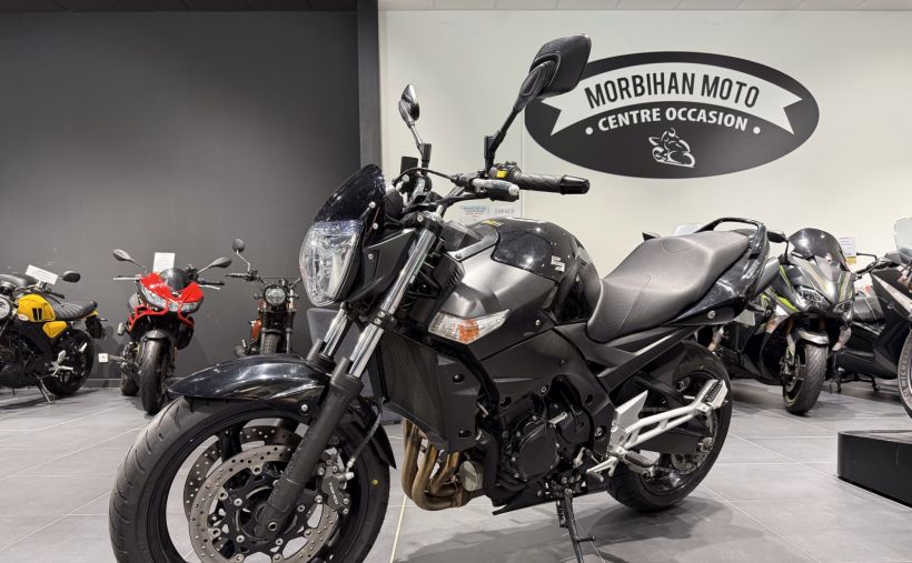 SUZUKI GSR 600 0