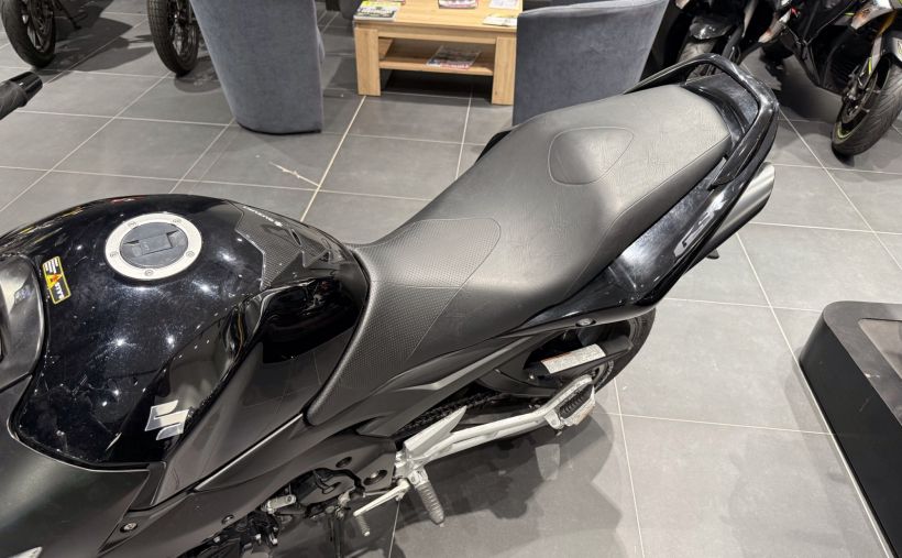 SUZUKI GSR 600 3