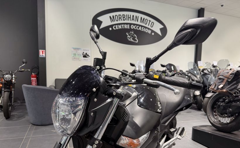SUZUKI GSR 600 4