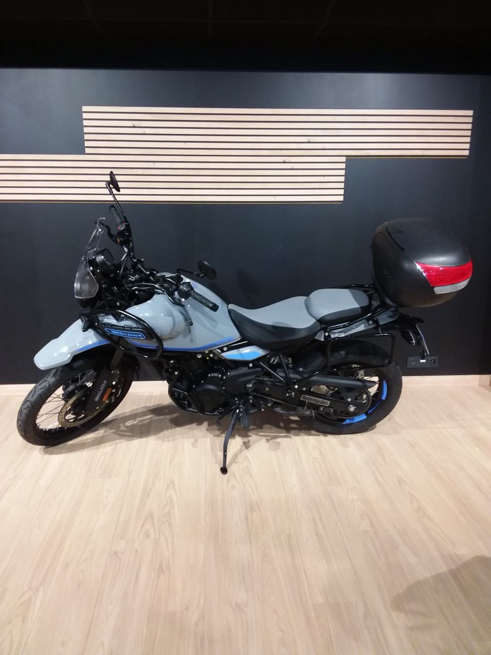 ROYAL ENFIELD HYMALAYAN 400 2