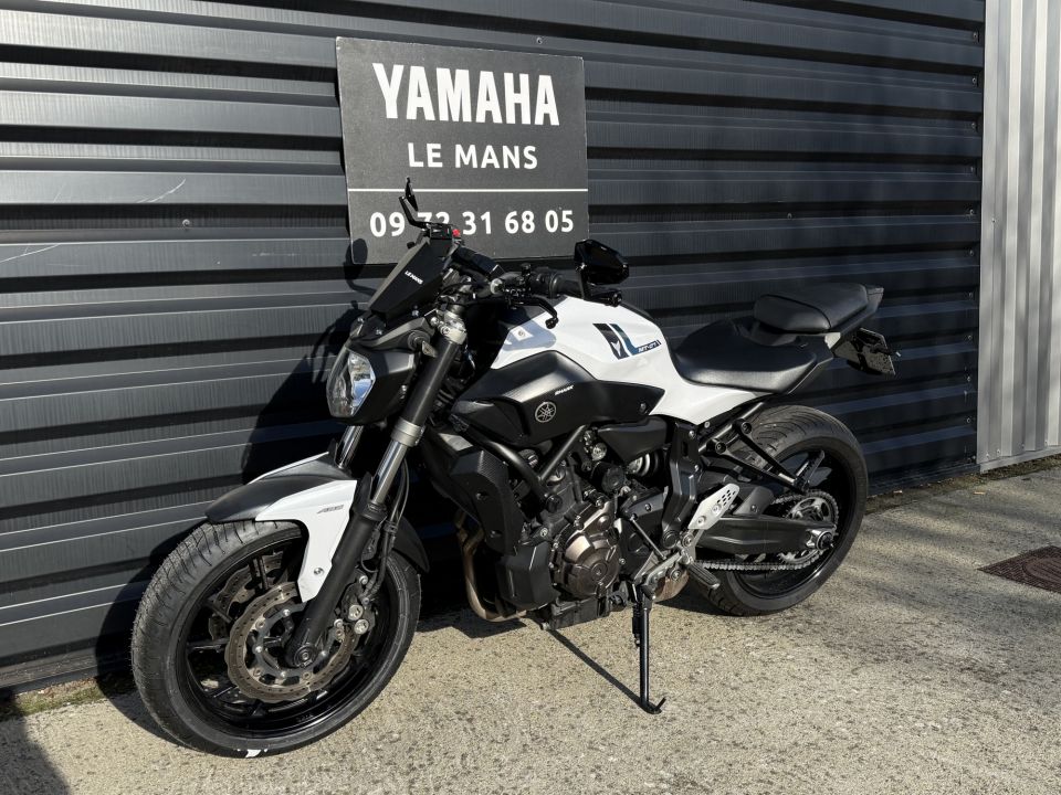 YAMAHA MT-07 (47.5CV) 5