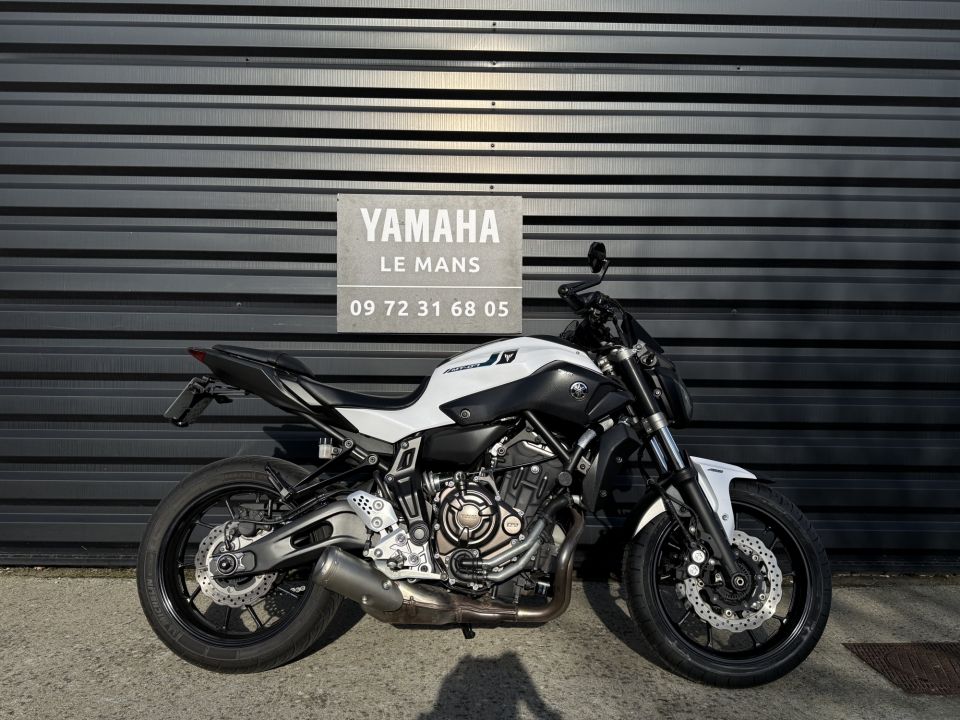 YAMAHA MT-07 (47.5CV) 10