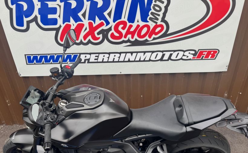 YAMAHA MT-09 YCCS 1