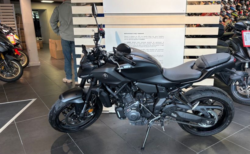 YAMAHA MT-07 (47.5CV) 3