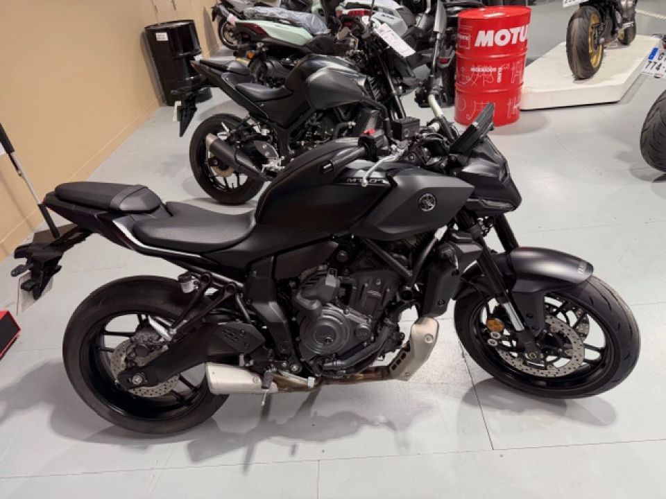 YAMAHA MT-07 Y-AMT 1