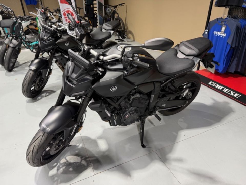 YAMAHA MT-07 Y-AMT 2