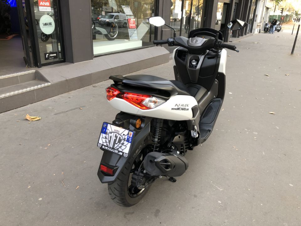 YAMAHA NMAX 125 10