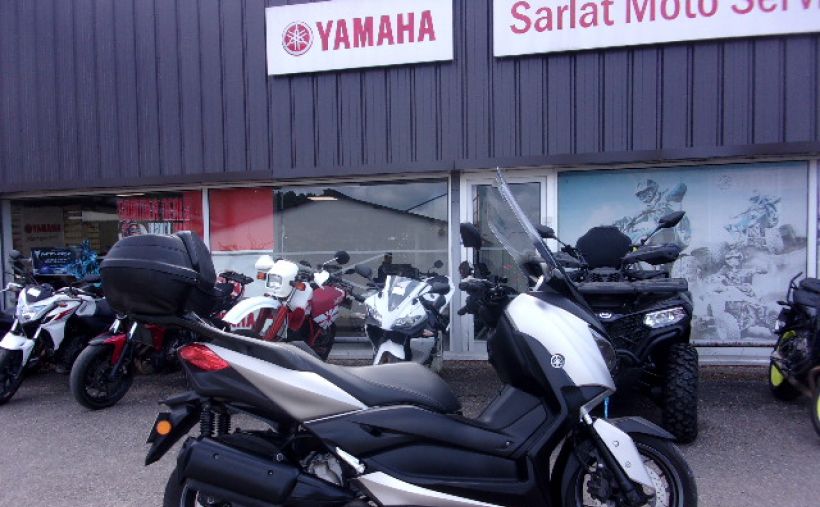 YAMAHA XMAX 300 0