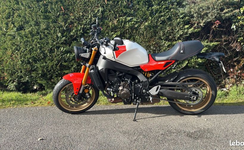 YAMAHA XSR 900 1