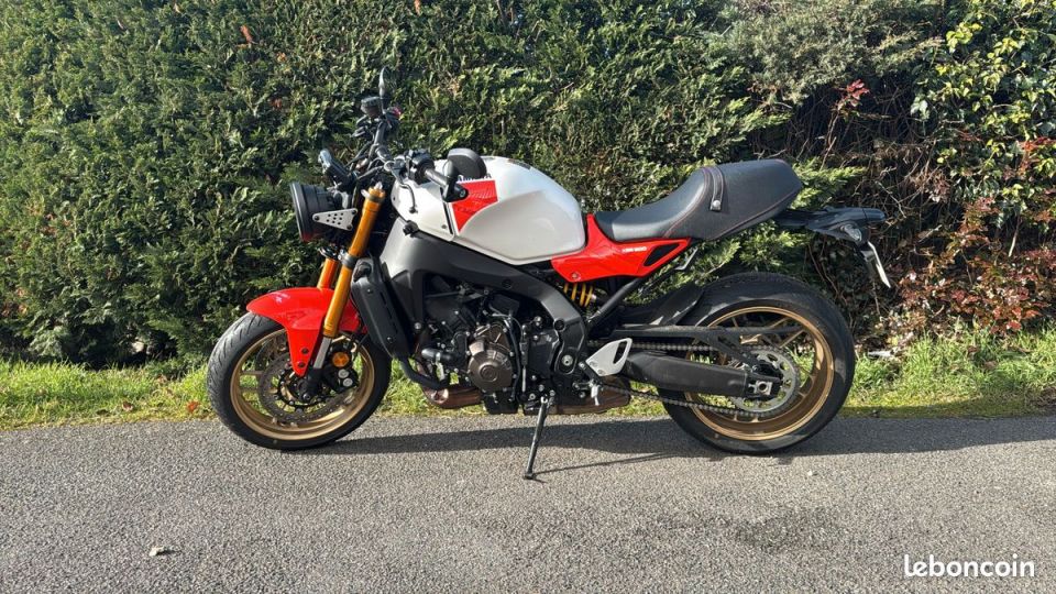 YAMAHA XSR 900 4