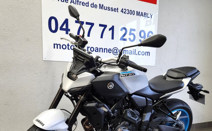 YAMAHA MT-07 Y-AMT 3