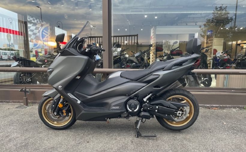 YAMAHA XP T-MAX 560 TECH MAX KAMO 2