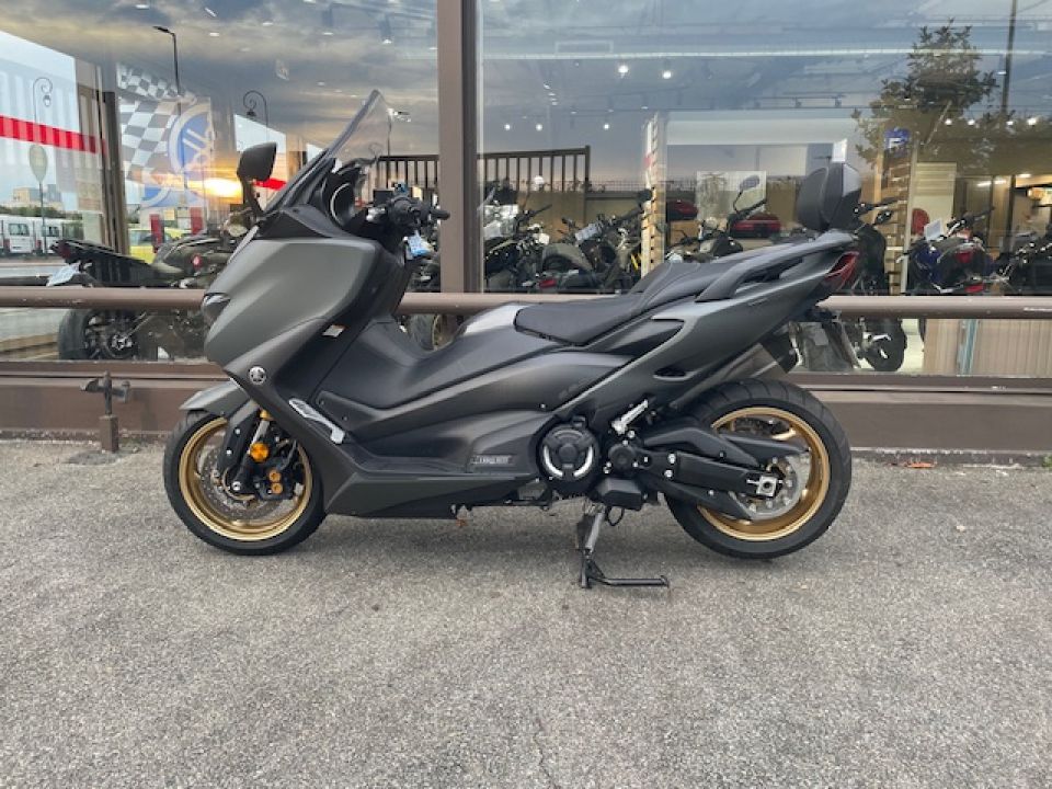 YAMAHA XP T-MAX 560 TECH MAX KAMO 2